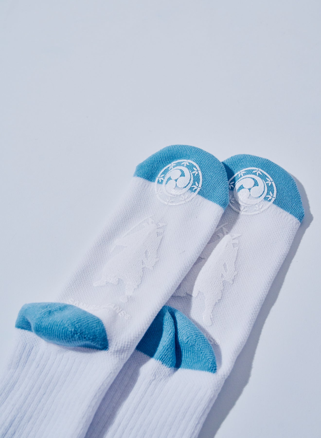 SJKS25-NEL 刺繍クルーソックス