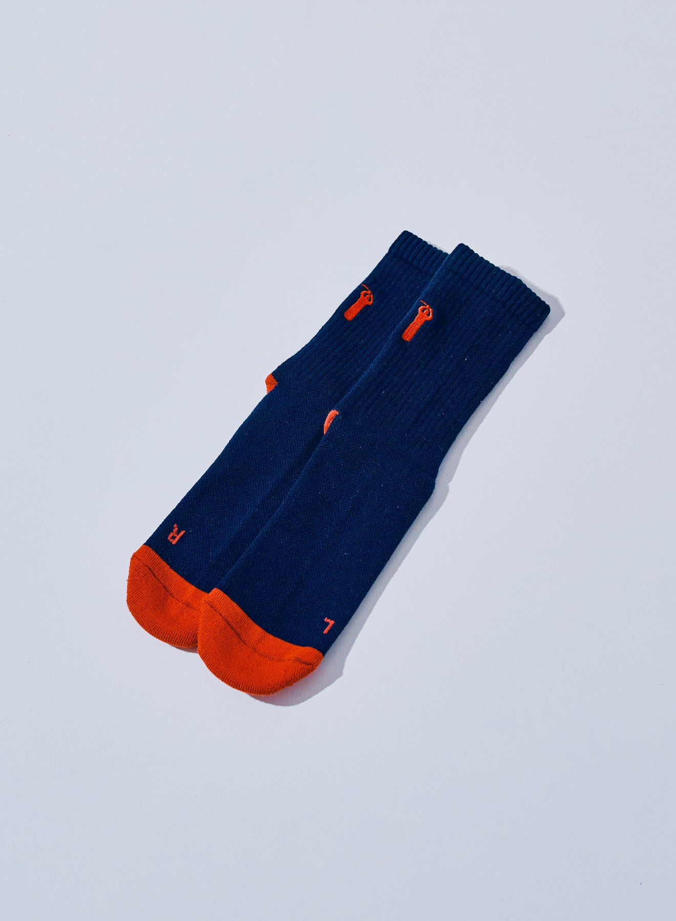 SJKS25-NEL 刺繍クルーソックス