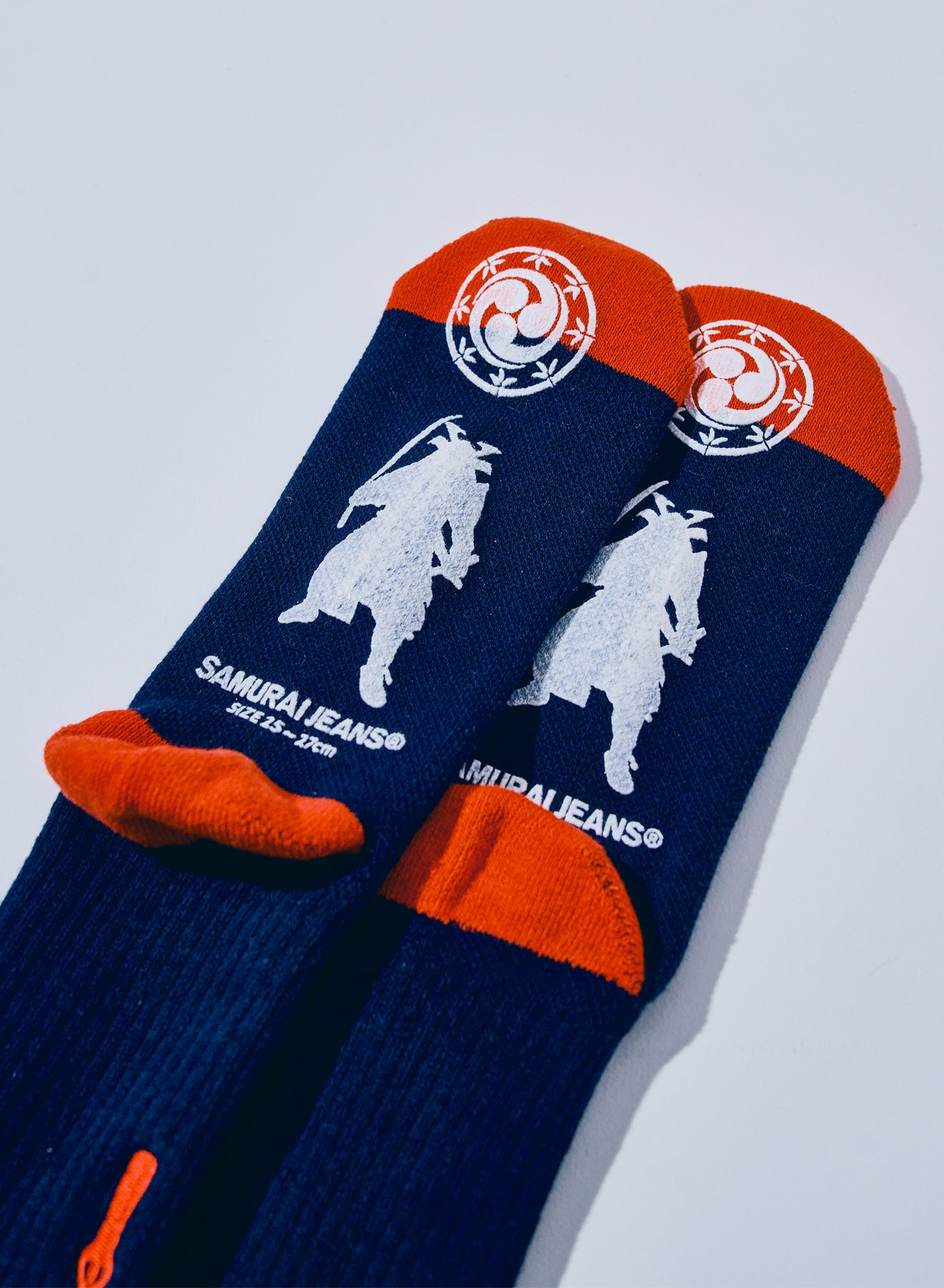 SJKS25-NEL 刺繍クルーソックス